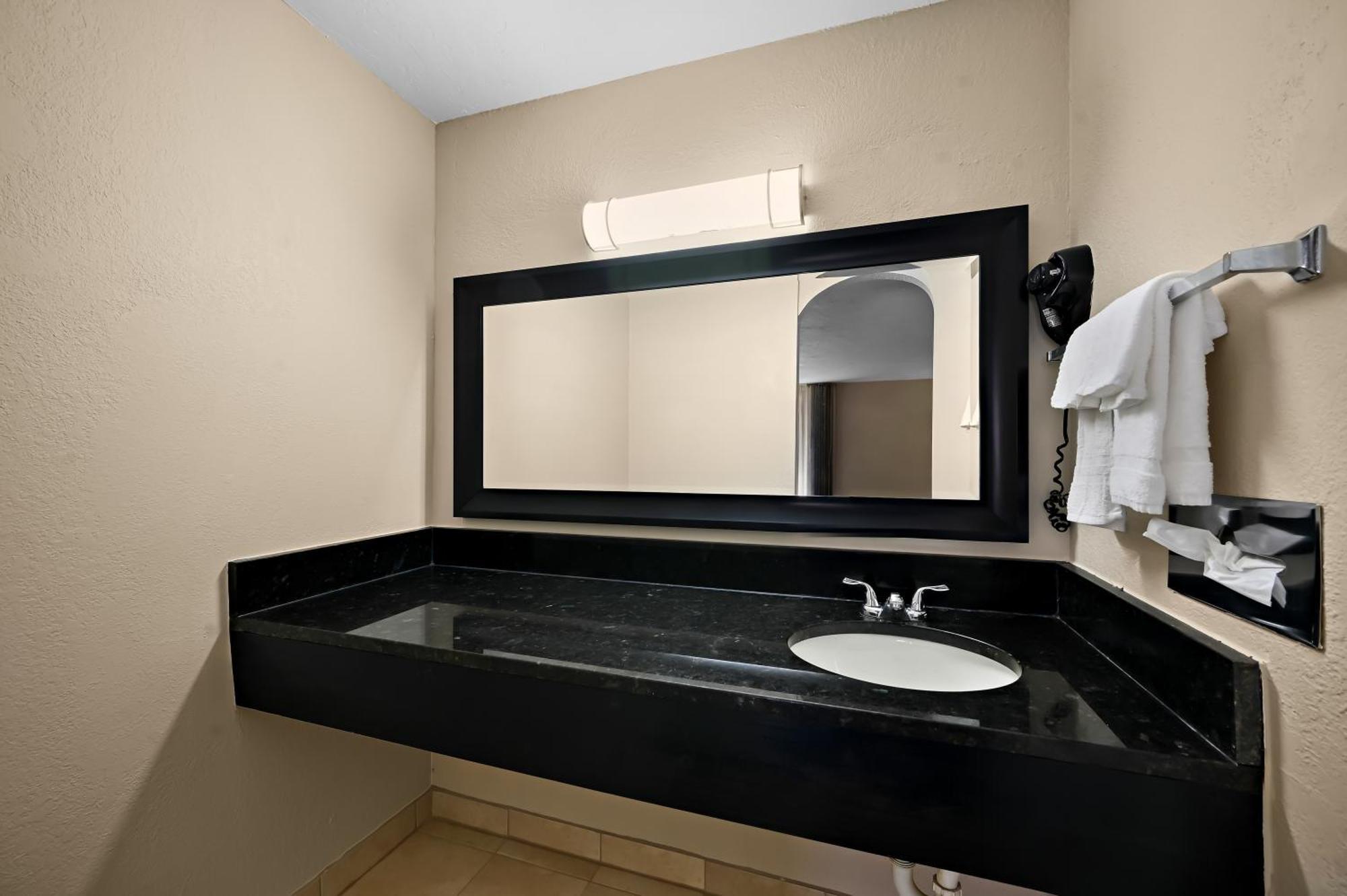 Quality Inn Fort Myers - Cape Coral מראה חיצוני תמונה